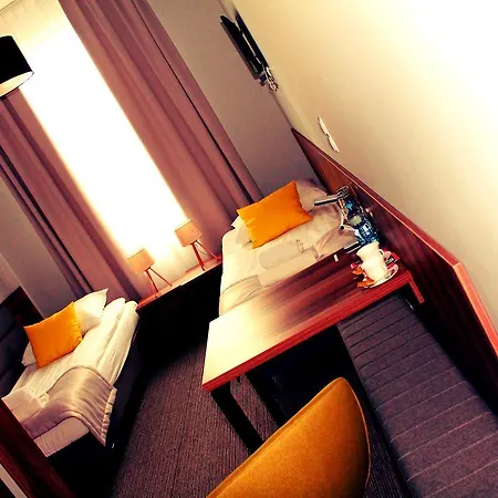 Klondaik Corner Hotel Warka
