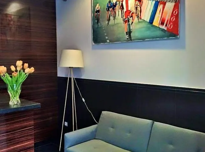 Klondaik Corner Hotel Warka